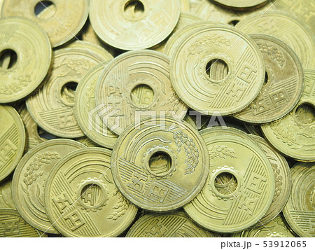 上から見た五円玉 53912065