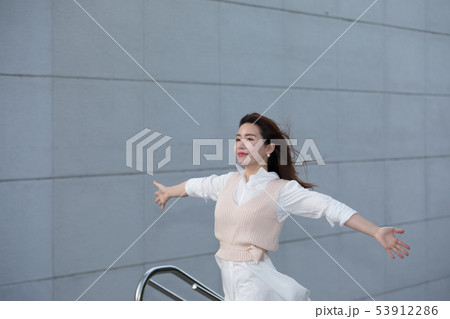 女性 女 女の子 53912286