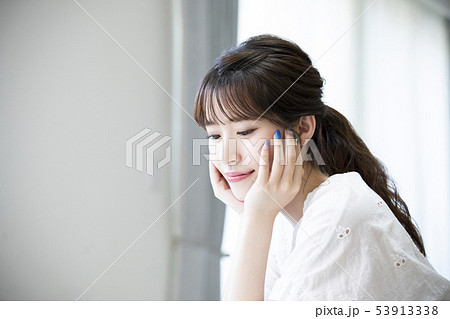 若い女性・ポートレート 53913338