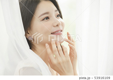女性　ビューティー 53916109