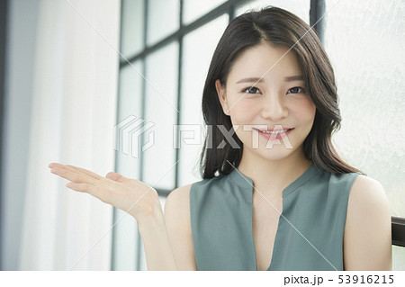 女性　ビジネス 53916215