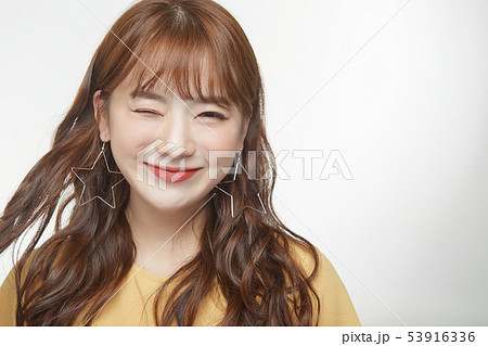 女性　ビューティー 53916336