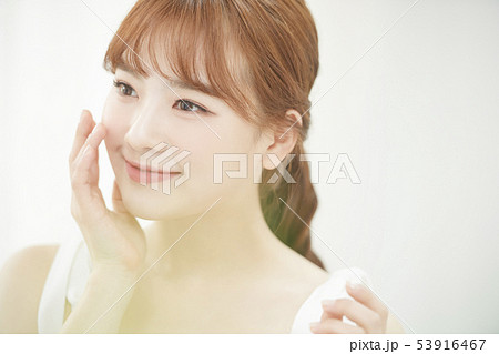 女性　ビューティー 53916467