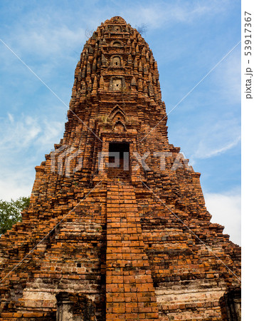 Wat Worachet, old temple in Ayutthaya, Thailand Wat Worachet, old temple in Ayutthaya, Thailand 53917367