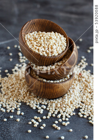 Raw White Sorghum grain Raw White Sorghum grain 53920088