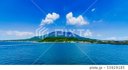 [鹿児島県] 鹿児島湾からの桜島 53929185