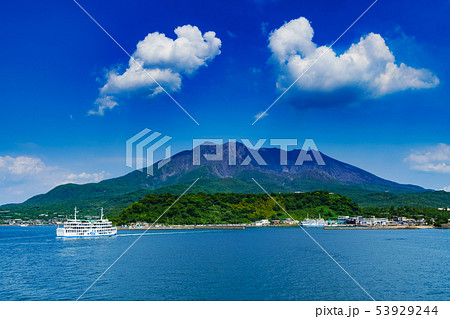 [鹿児島県] 鹿児島湾からの桜島 53929244