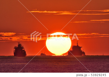 だるま夕日 53929245