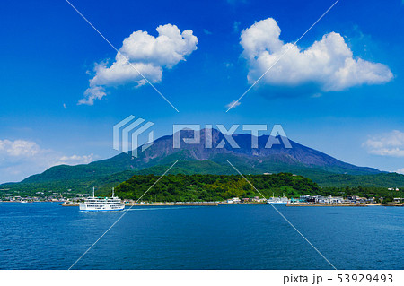 [鹿児島県] 鹿児島湾からの桜島 53929493