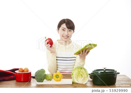 主婦　料理 53929990