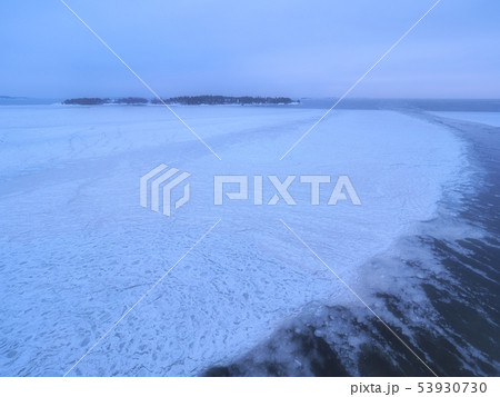 冬のヘルシンキ・フィンランド湾 / Gulf of Finland, Helsinki 冬のヘルシンキ・フィンランド湾 / Gulf of Finland, Helsinki 53930730
