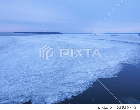 冬のヘルシンキ・フィンランド湾 / Gulf of Finland, Helsinki 冬のヘルシンキ・フィンランド湾 / Gulf of Finland, Helsinki 53930745
