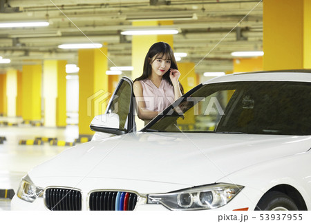 自動車 ビジネスウーマン ビジネス 53937955