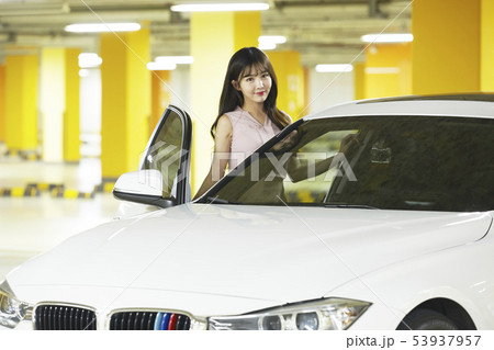 自動車 ビジネスウーマン ビジネス 53937957