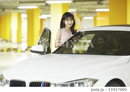 自動車 ビジネスウーマン ビジネス 53937960