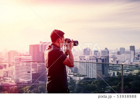 photographer man on skyline 53938988