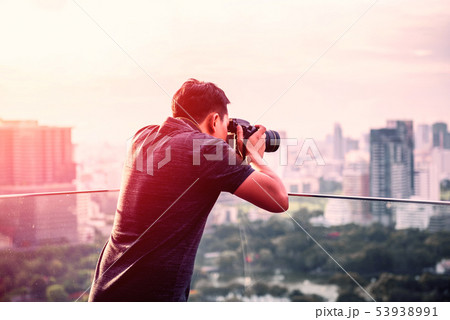 photographer take photos 53938991