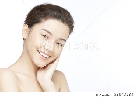 女性　ビューティー　 53943234