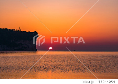 （富山県）氷見港　阿尾城跡　日の出 53944054