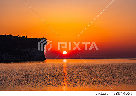 （富山県）氷見港　阿尾城跡　日の出 53944059