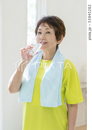 422,500+ Drinking Glass Of Water Stock Photos, Pictures & Royalty