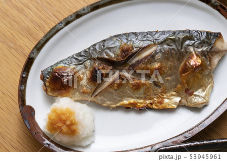 鯖の塩焼き 53945961