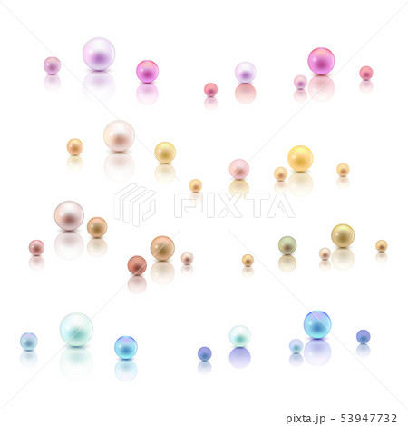Realistic pearls set 53947732