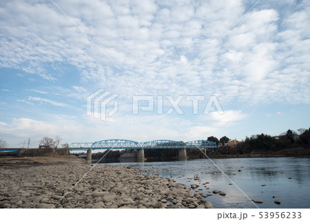 岐阜県の木曽川の風景 53956233