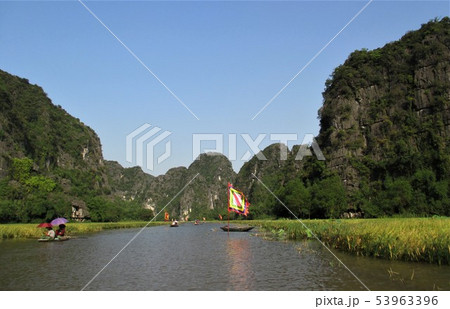 世界遺産ベトナム・タムコックのカルスト地形景勝地 世界遺産ベトナム・タムコックのカルスト地形景勝地 53963396