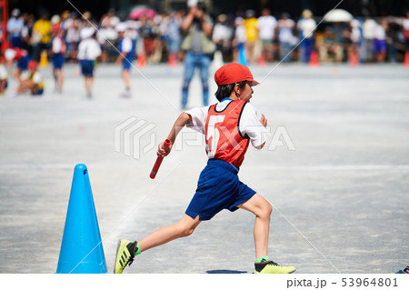 運動会　走る 53964801