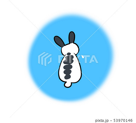 しょぼんとする後ろ姿の白黒ウサギ 水色の丸背景 のイラスト素材