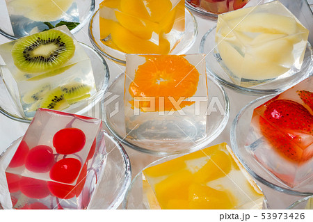 きれいなフルーツゼリー　Colorful sweet delicious fruit jelly 53973426