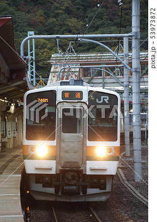 上越線高崎口の211系電車 53973872
