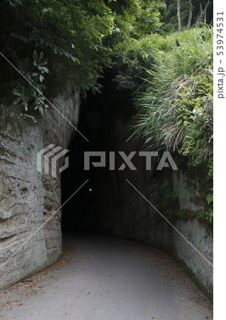 燈籠坂大師の切通しトンネル(旧城山隧道) 燈籠坂大師の切通しトンネル(旧城山隧道) 53974531