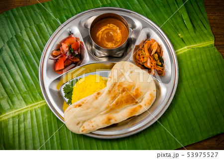典型的なインドカレー Typical Indian curry set 典型的なインドカレー Typical Indian curry set 53975527