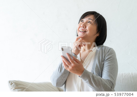 ミドル　女性 53977004