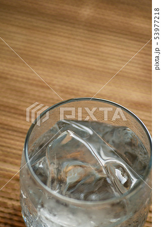 焼酎 泡盛 ロック 焼酎ロック 泡盛ロック 水 ロック氷 ロックアイス グラス コピースペース 焼酎 泡盛 ロック 焼酎ロック 泡盛ロック 水 ロック氷 ロックアイス グラス コピースペース 53977218