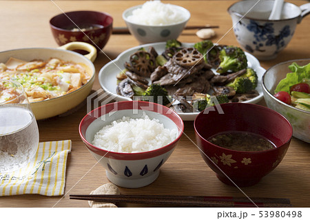 バランスの良い食事 バランスの良い食事 53980498