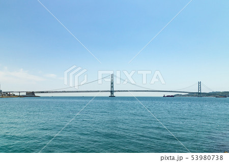 兵庫県明石市。海の風景。明石海峡大橋 兵庫県明石市。海の風景。明石海峡大橋 53980738
