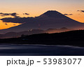 湘南の風景　茅ヶ崎海岸　富士山　シルエット 53983077