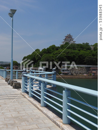 新舞鶴橋から唐津城(佐賀県:唐津市) 53988345