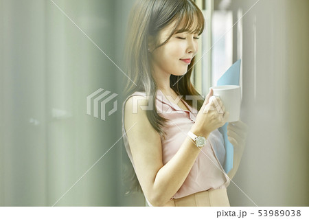 会社 オフィス 廊下 53989038