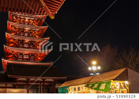 羽子板市の浅草寺 53990329