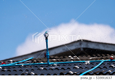 Install the sprinkler on the tile roof to reduce 53991637