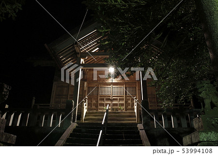 夜の岩室神社にて 夜の岩室神社にて 53994108