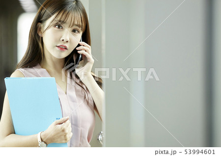 会社 オフィス 廊下 53994601