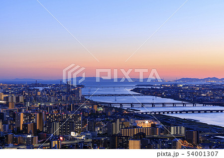 大阪・都市風景・淀川の夕景 54001307