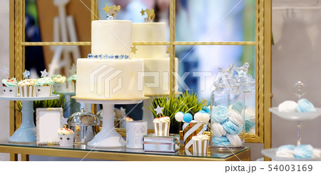 Traditional anniversary/wedding multi-layer cake 54003169