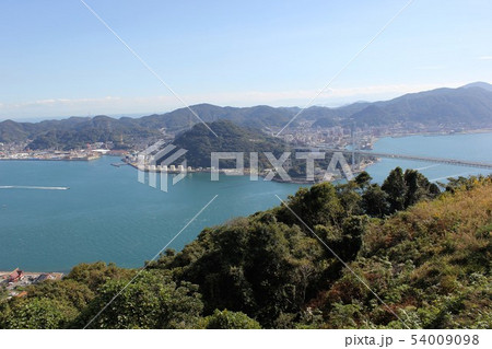 火の山から下関の海峡を眺める 54009098