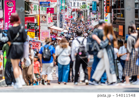 東京　原宿　竹下通りの風景 54011548